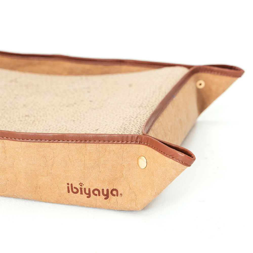 Ibiyaya Plateau Cat Scratcher