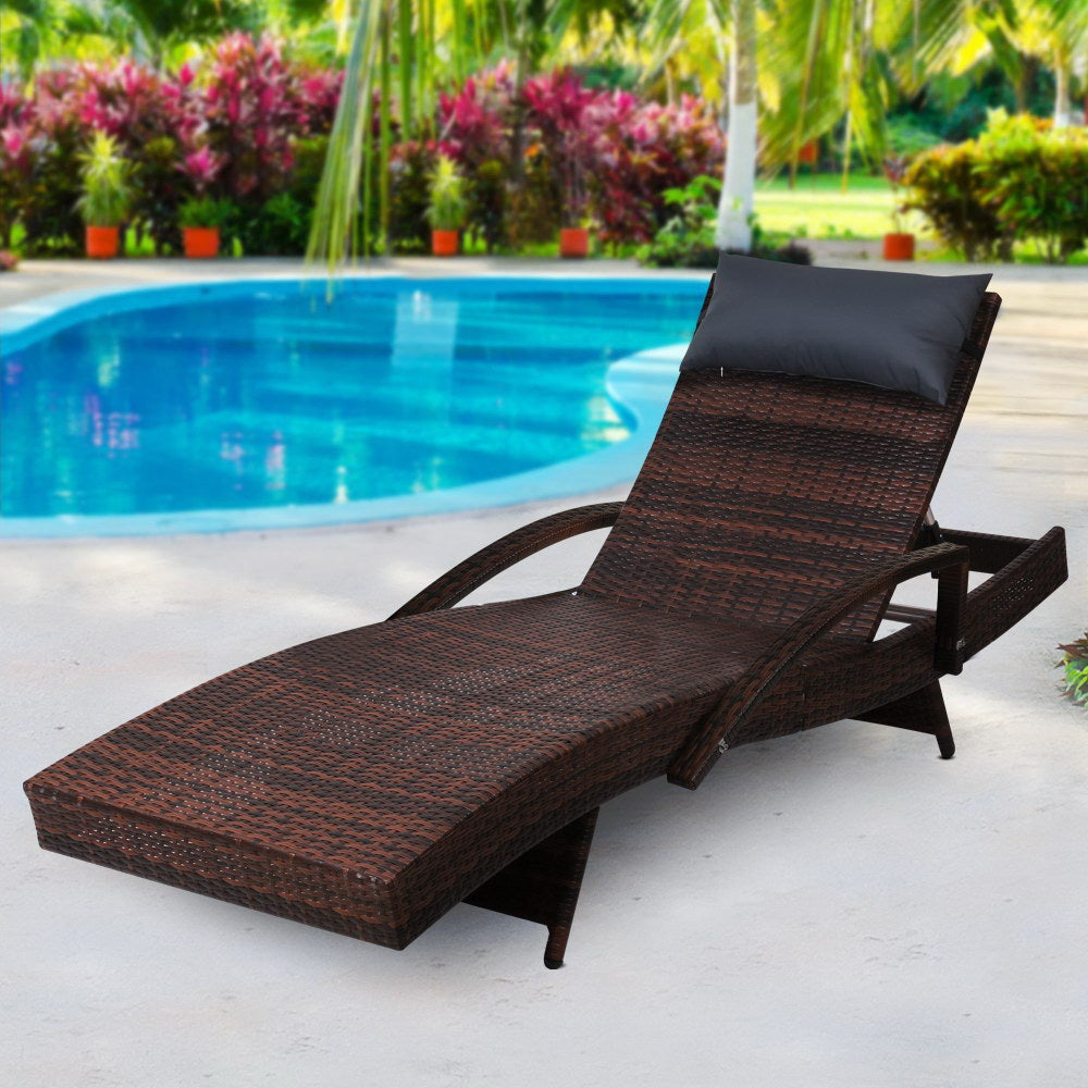 Brown Outdoor Sun Lounge Furniture Day Bed Wicker Pillow Sofa Set